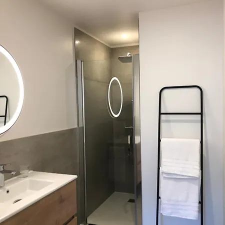 아파트 Flat *